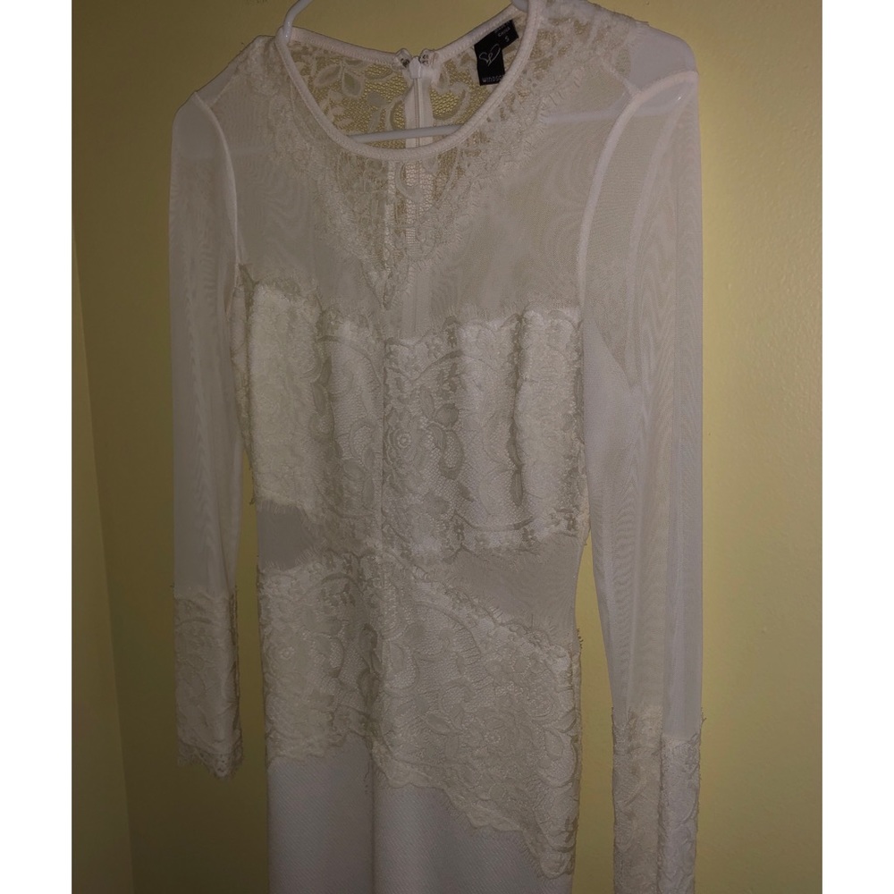 White windsor dress